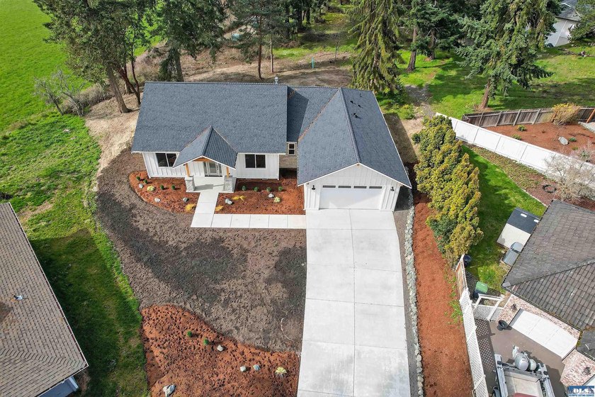 Brand New Construction just completed in Sequim's Sunland - photo 4