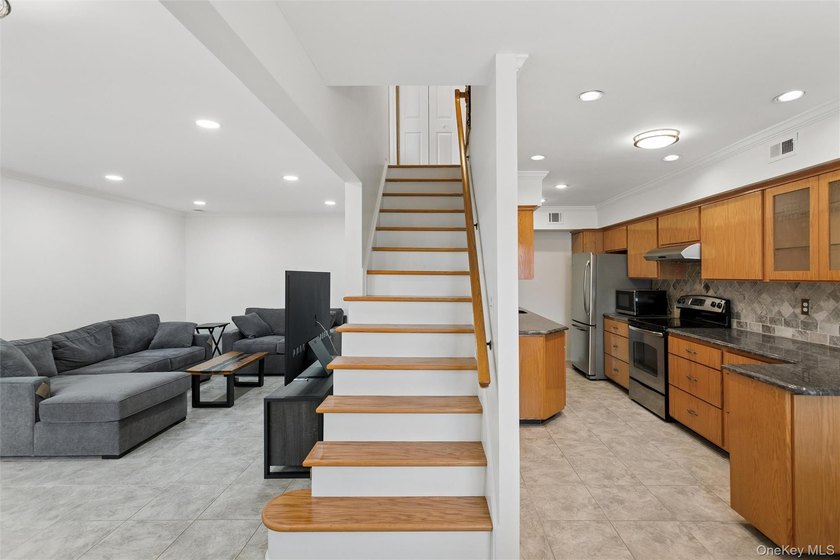 Oceanside Alhambra Condominium Updated Corner Unit 2 Br Duplex - photo 4