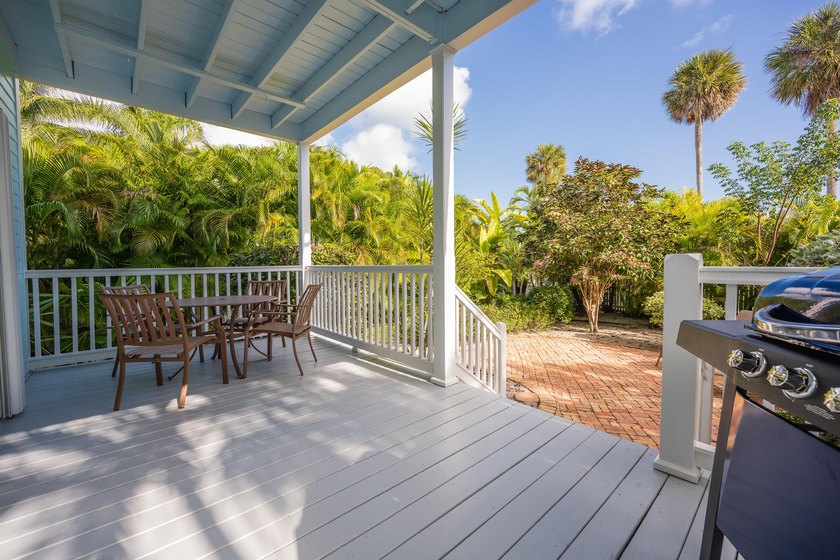 Beautifully maintained Golf Club home overlooking the 17th hole - photo 15