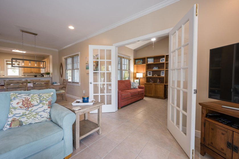 Beautifully maintained Golf Club home overlooking the 17th hole - photo 18
