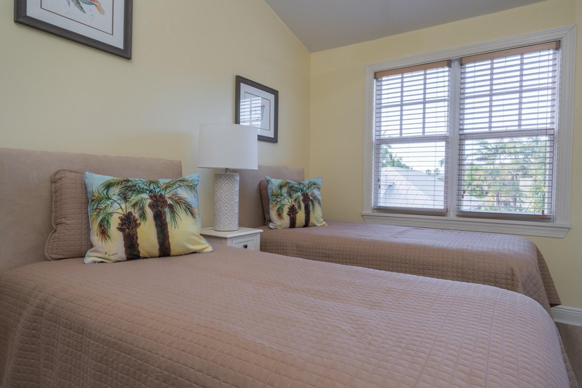 Beautifully maintained Golf Club home overlooking the 17th hole - photo 41