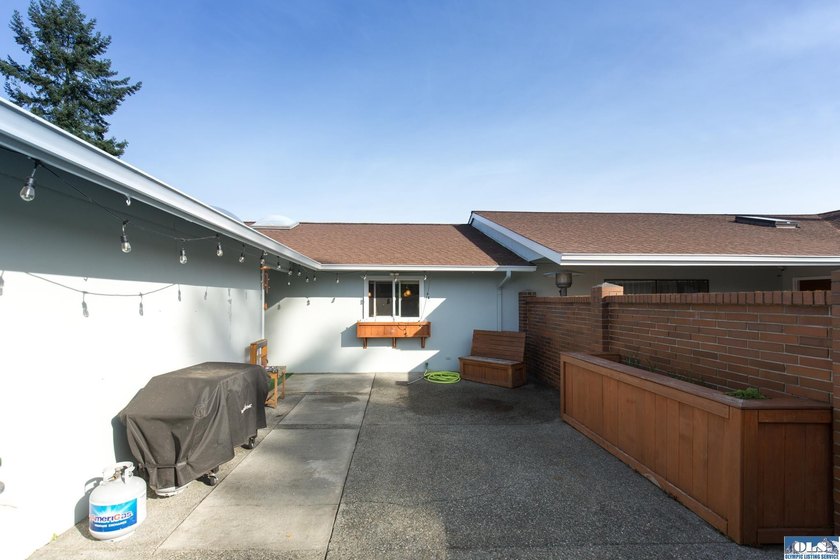 Welcome to this beautiful single-level condo nestled in the - photo 4