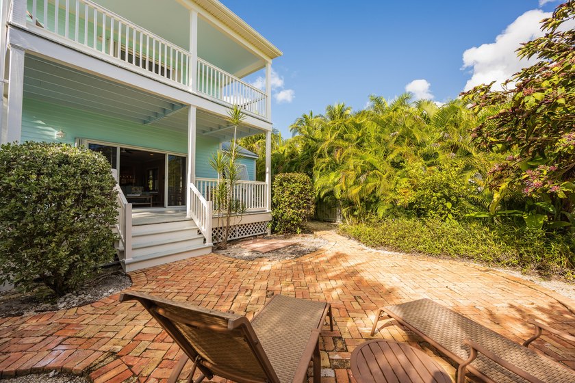Beautifully maintained Golf Club home overlooking the 17th hole - photo 47