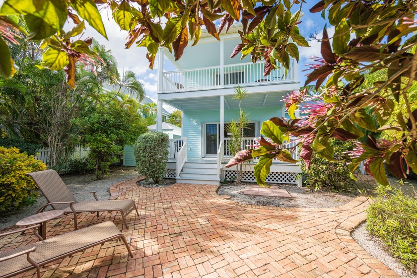 Beautifully maintained Golf Club home overlooking the 17th hole - photo 49