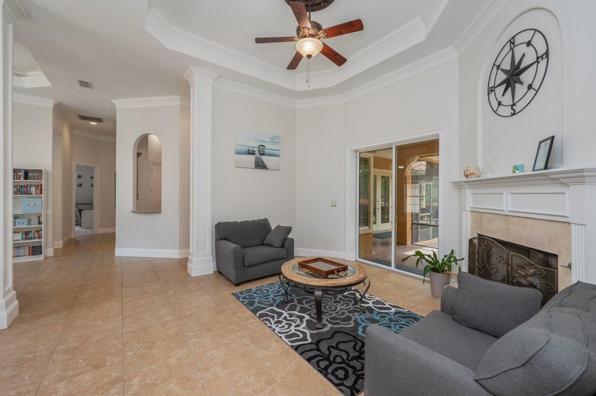 Experience refined, single-level living in the gated golf - photo 7
