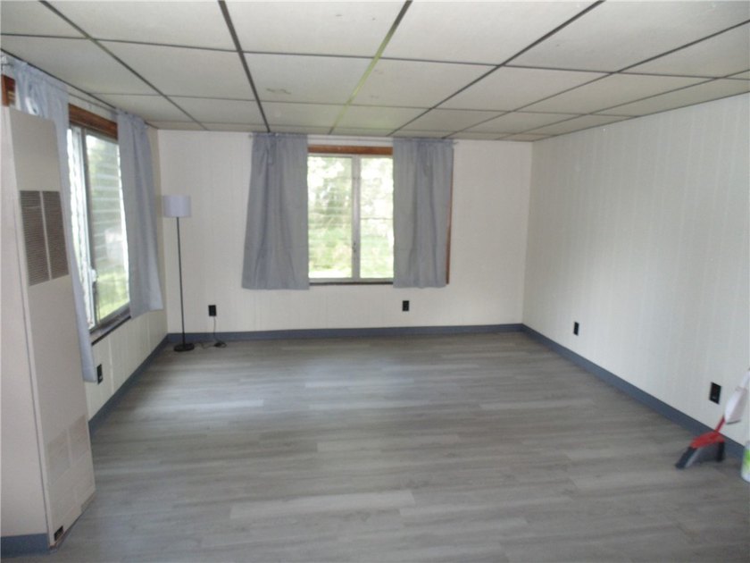 Move right into this well-maintained 4-bedroom Cape Cod in the - photo 10
