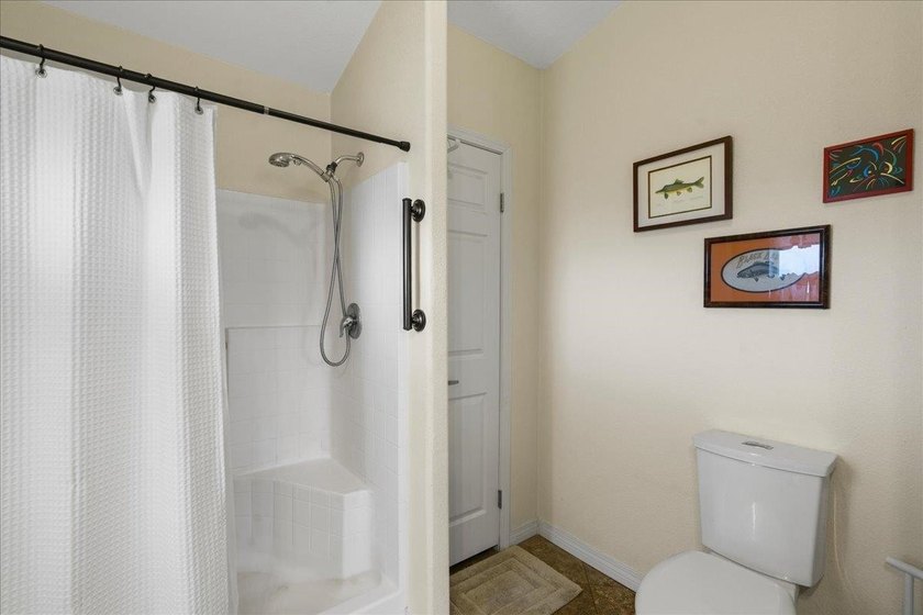 Welcome home to this charming 3-bedroom, 2-bath residence tucked - photo 18