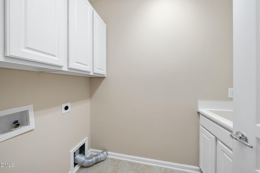 Welcome to easy living in the highly sought-after Carolina - photo 24