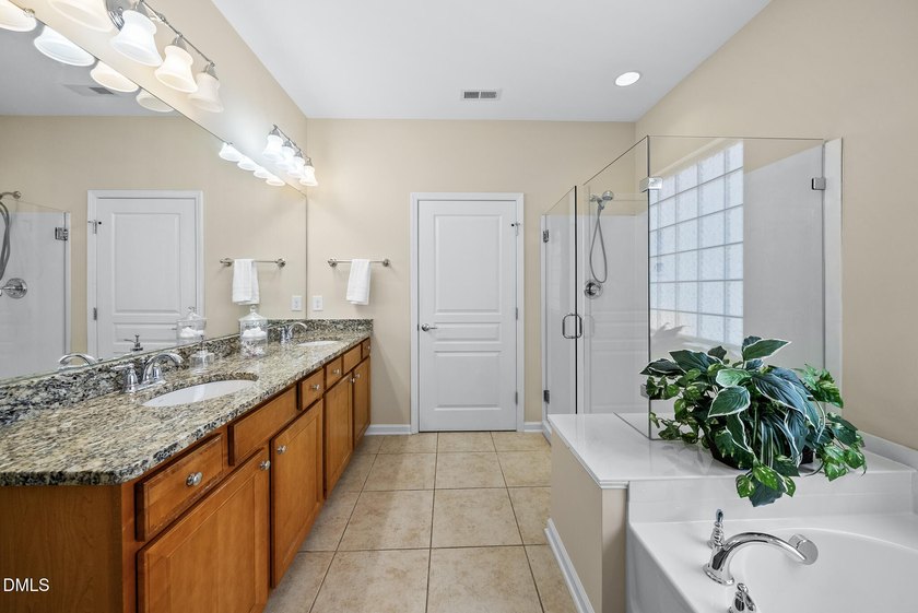 Welcome to easy living in the highly sought-after Carolina - photo 29