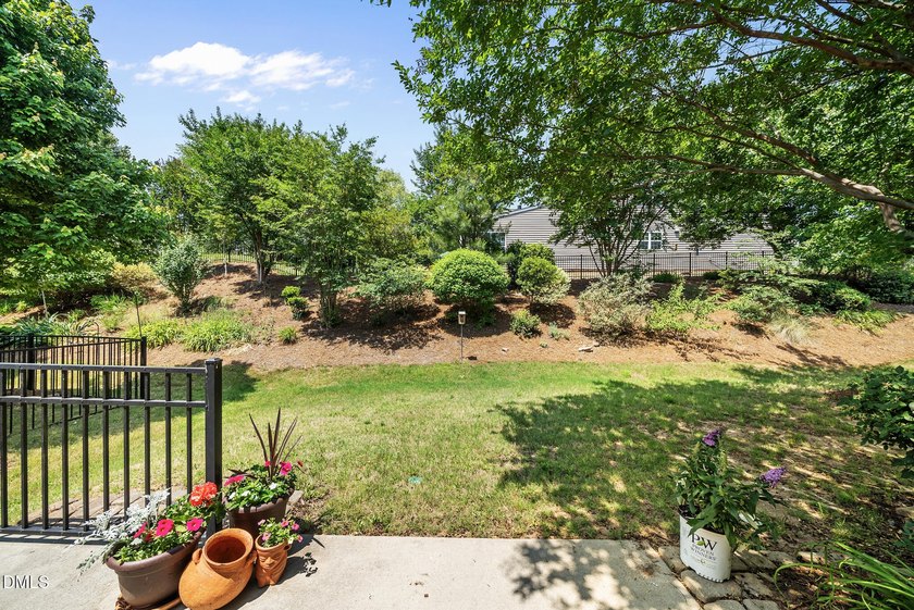 Welcome to easy living in the highly sought-after Carolina - photo 32