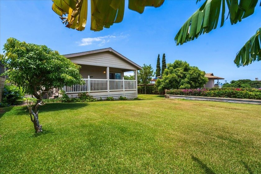 Welcome home to this charming 3-bedroom, 2-bath residence tucked - photo 38