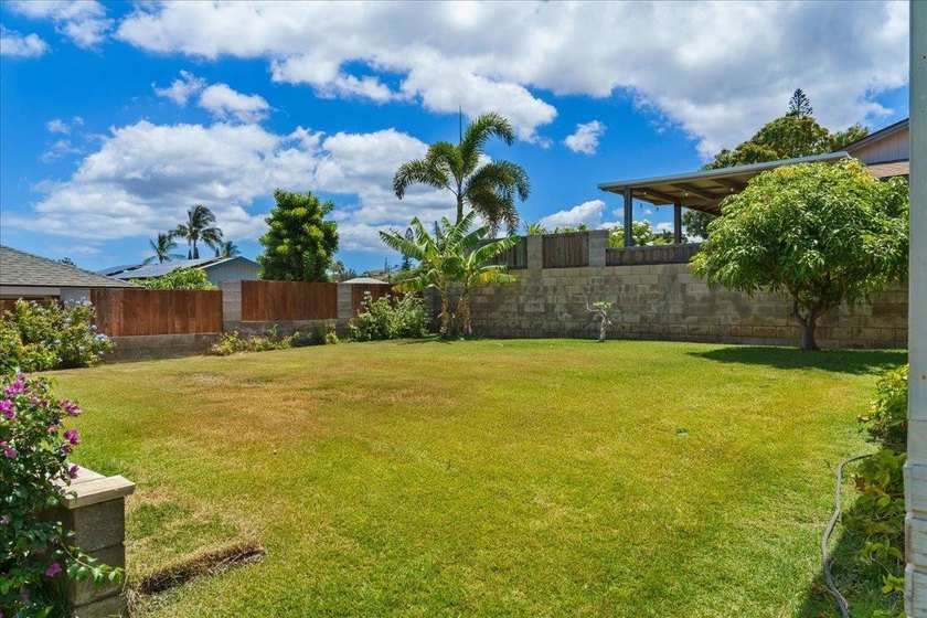 Welcome home to this charming 3-bedroom, 2-bath residence tucked - photo 43