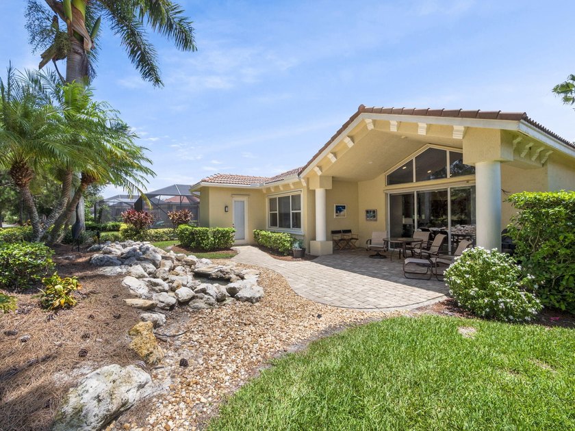 Lovely Furnished Home with Golf Course View. This 2 possible 3BD - photo 17