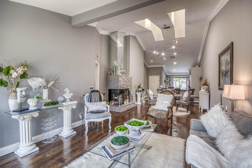 Updated, bright and move-in-ready villa in Landings at River - photo 17