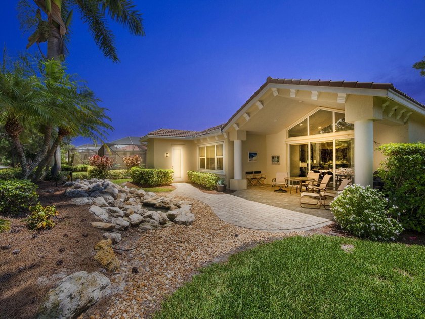 Lovely Furnished Home with Golf Course View. This 2 possible 3BD - photo 20