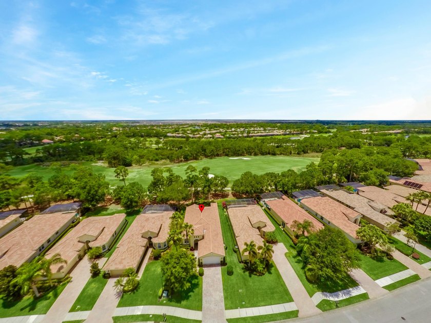Lovely Furnished Home with Golf Course View. This 2 possible 3BD - photo 21