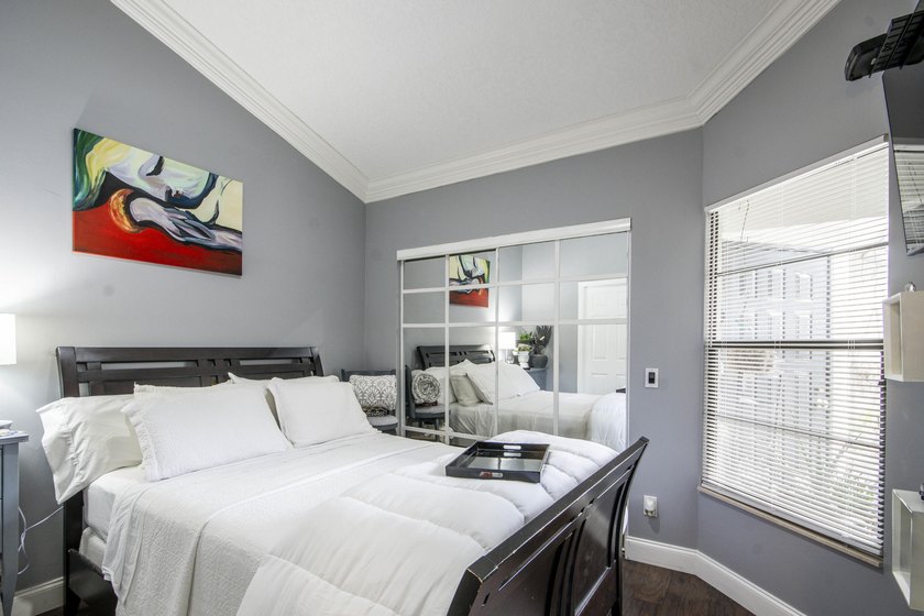 Updated, bright and move-in-ready villa in Landings at River - photo 23