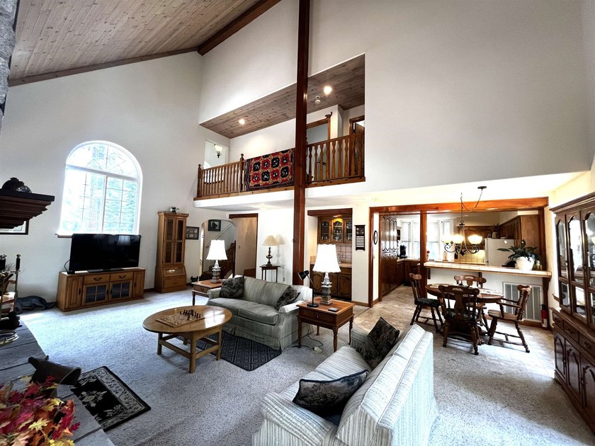 Charming mountain home in desirable Lake Almanor West! This - photo 4