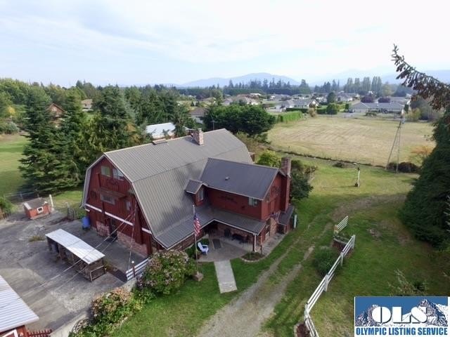 Step into a piece of local history with this remarkable property - photo 3