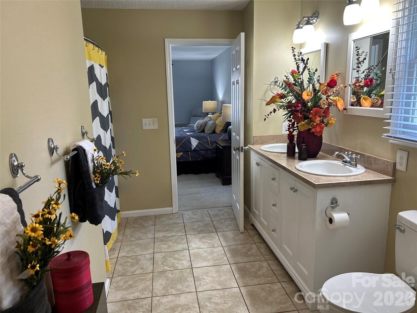 This beautiful Milford Knoll home is tucked away with a - photo 19