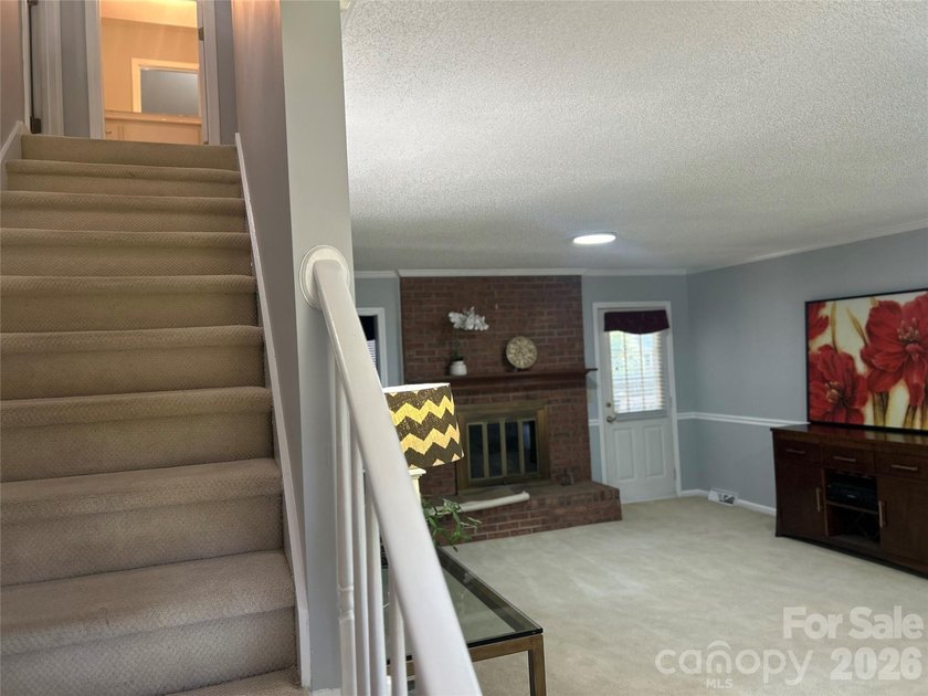 This beautiful Milford Knoll home is tucked away with a - photo 20