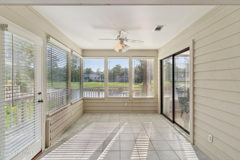 Welcome home to this inviting single-level cottage tucked away - photo 8