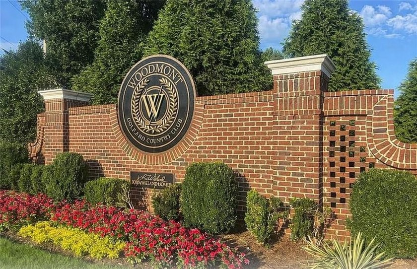 EXCEPTIONAL GOLF COURSE VIEWS! Set within the upscale Enclave - photo 2