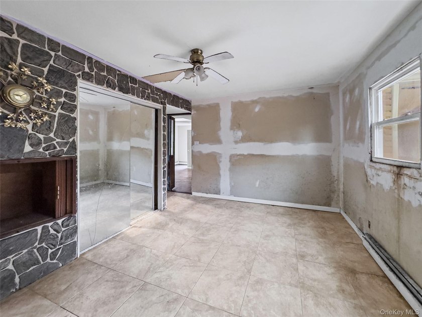 Bring your vision and transform this spacious colonial into the - photo 17