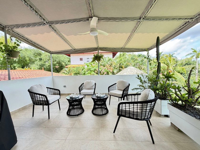 Majestic Family Home in Albrook with Private Gardens
Set in one - photo 22
