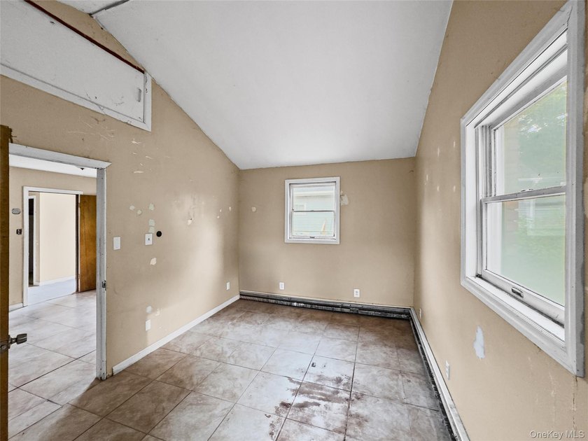 Bring your vision and transform this spacious colonial into the - photo 27