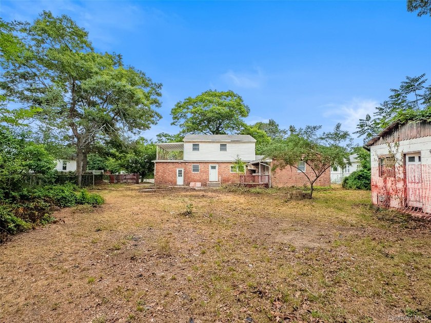 Bring your vision and transform this spacious colonial into the - photo 36