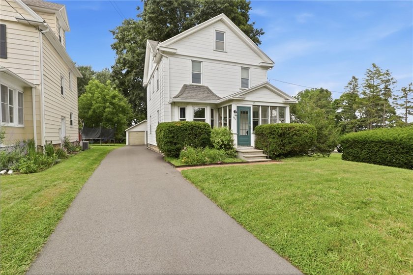 Welcome home to this adorable colonial in Brighton with Penfield - photo 2