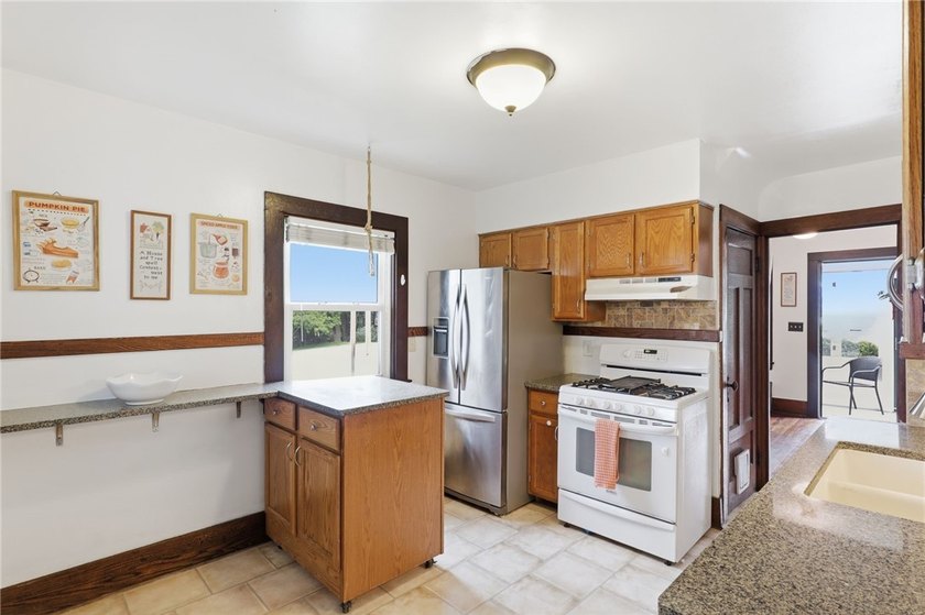 Welcome home to this adorable colonial in Brighton with Penfield - photo 10