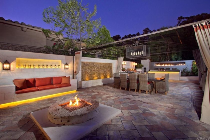 Located in the prestigious Covenant of Rancho Santa Fe, this - photo 3