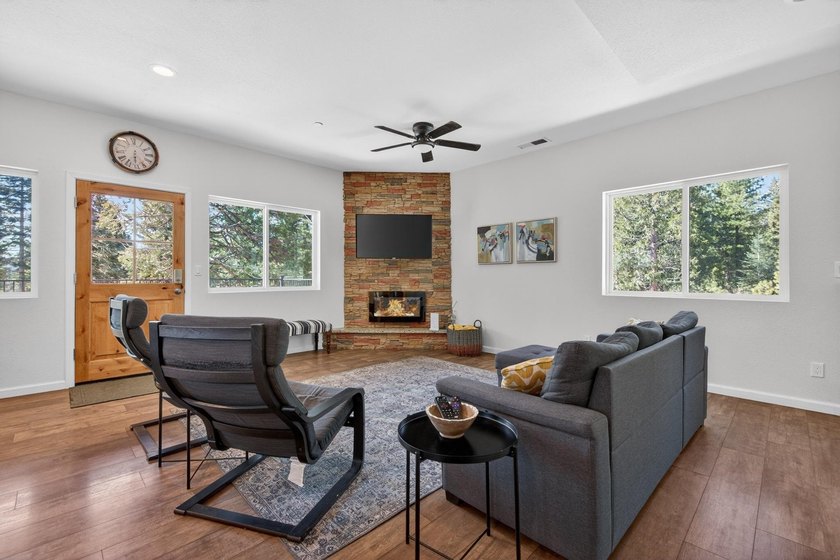 Welcome to your newly constructed Lake Almanor West cabin-where - photo 8