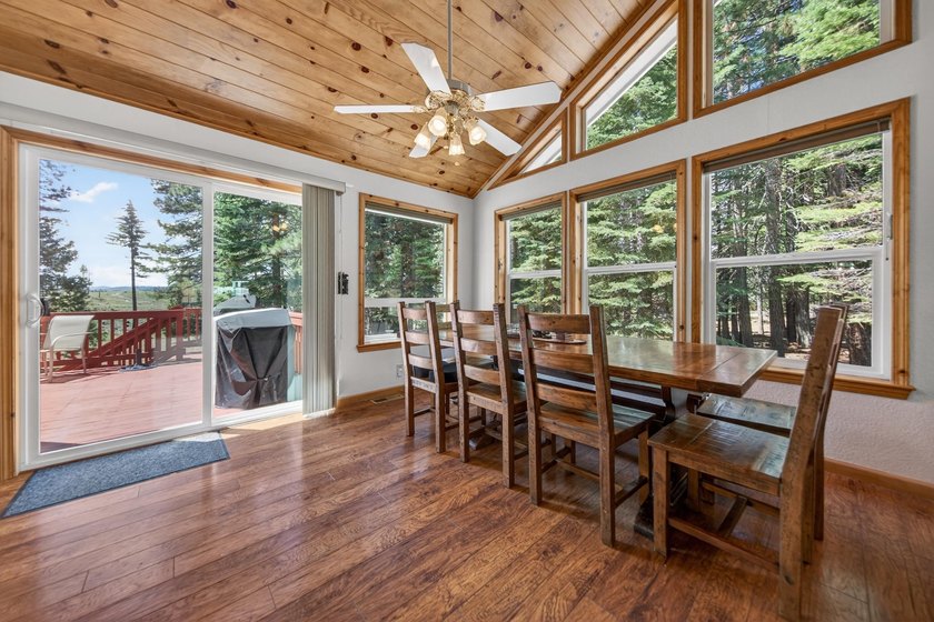 This charming Lake Almanor West property sits on a level - photo 9