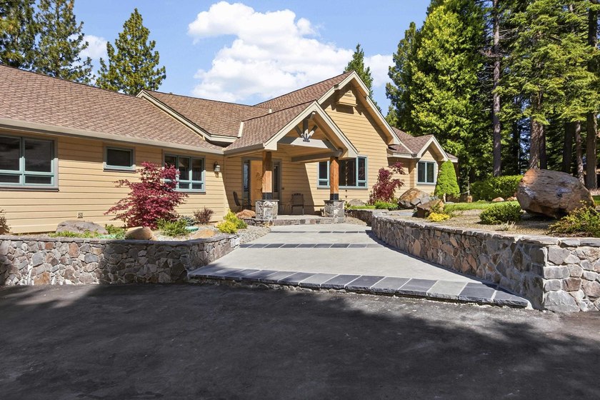 Located in Lake Almanor West, this well maintained home sits on - photo 2