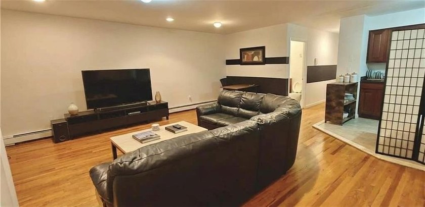 Welcome to the beautiful Duplex Condo in the heart of - photo 3