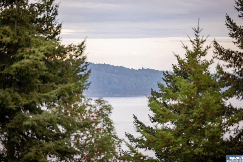 Beautiful Home in Diamond Point! Take in the gorgeous views in - photo 2