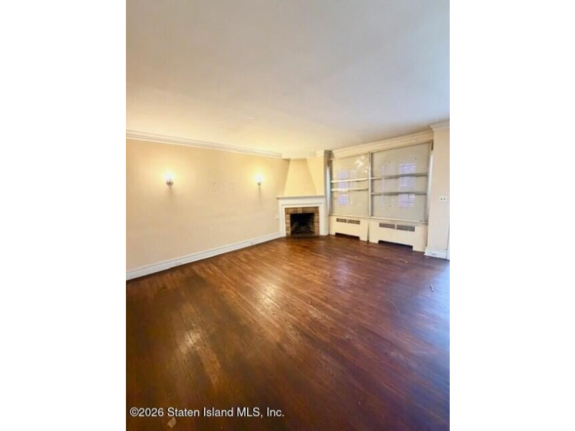 Welcome to this Charming Single Family in the Desirable - photo 3
