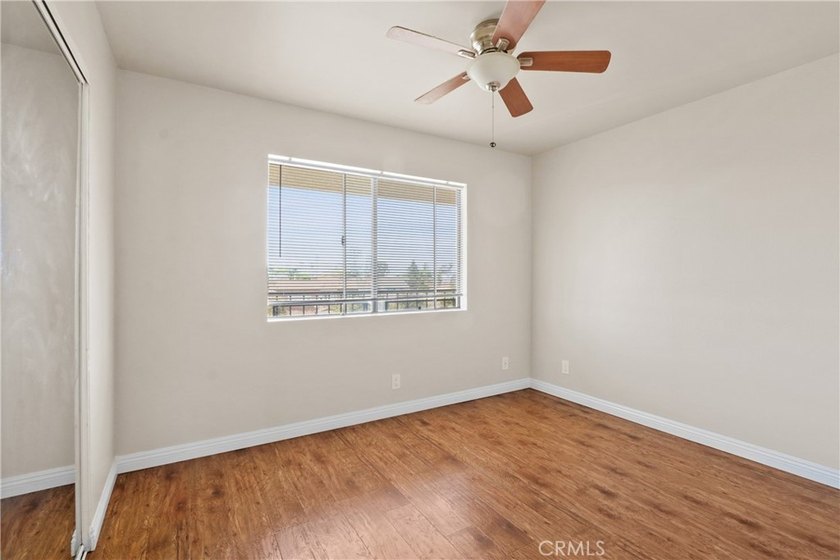Welcome to this charming North Alamitos Beach condo, ideally - photo 16