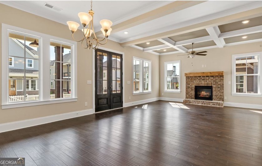 Welcome to Luxury Cottage living in Watkinsville's premiere - photo 3