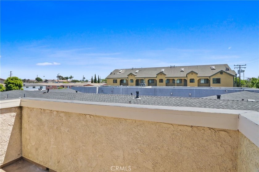 Welcome to this charming North Alamitos Beach condo, ideally - photo 23