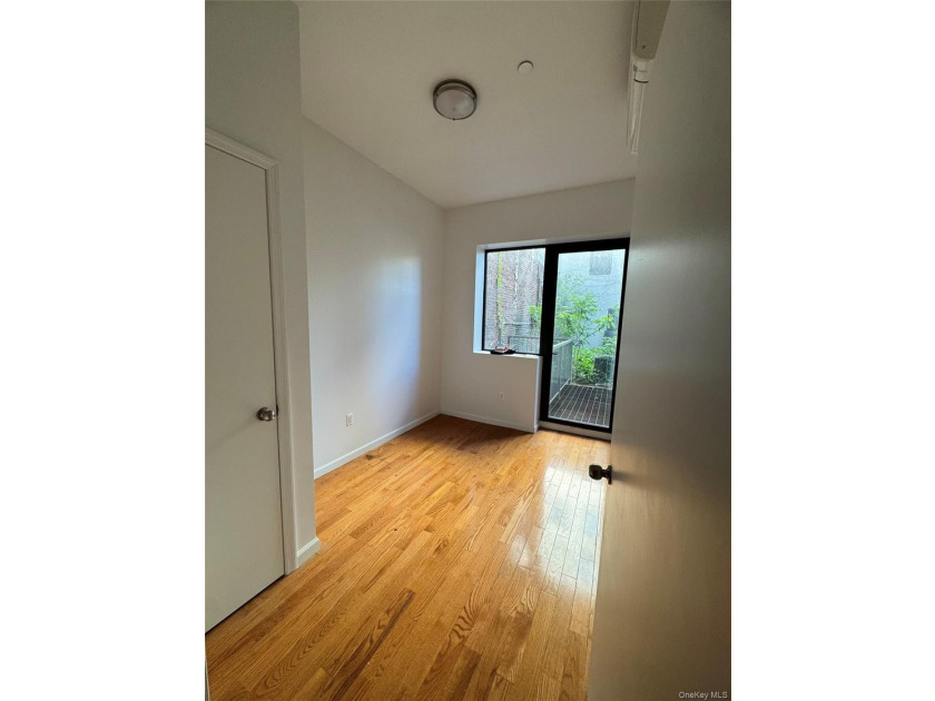 Great investment with 7 free market unit in a new built building - photo 6