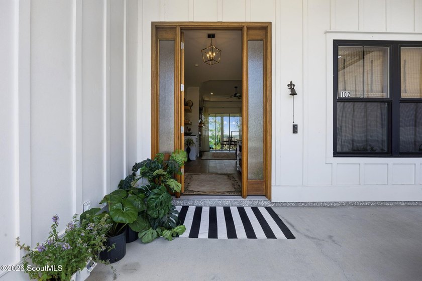 SHOWING LIKE A MODEL HOME, this exceptional custom-built - photo 6