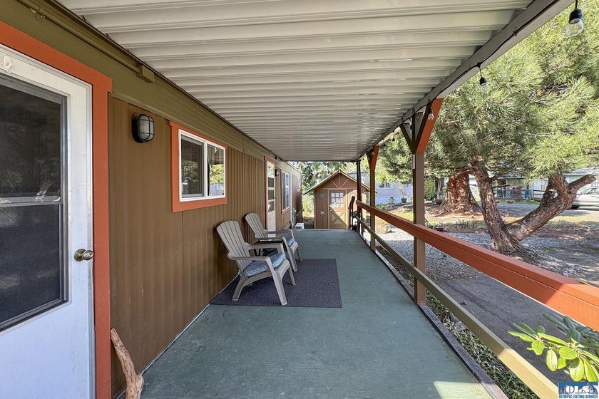 This cozy home is located in the quiet and affordable 55+ - photo 4