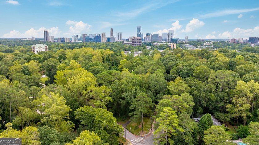 NEW DEVELOPMENT OPPORTUNITY! Having never been on the market - photo 9