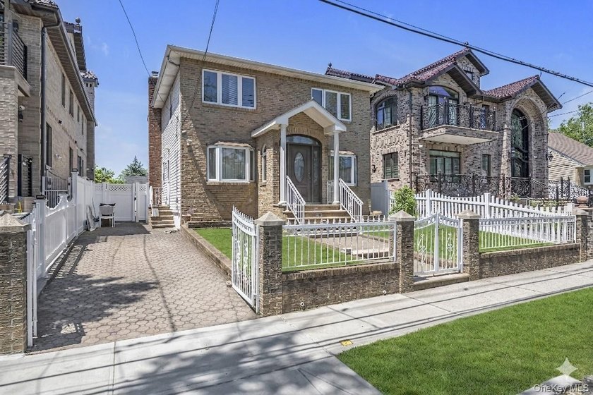 Huge price reduced for qualified buyers! Proudly Presenting a - photo 2