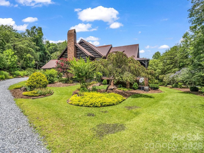 Exceptional Authentic Log Home at Lake Lure NC, featuring - photo 3