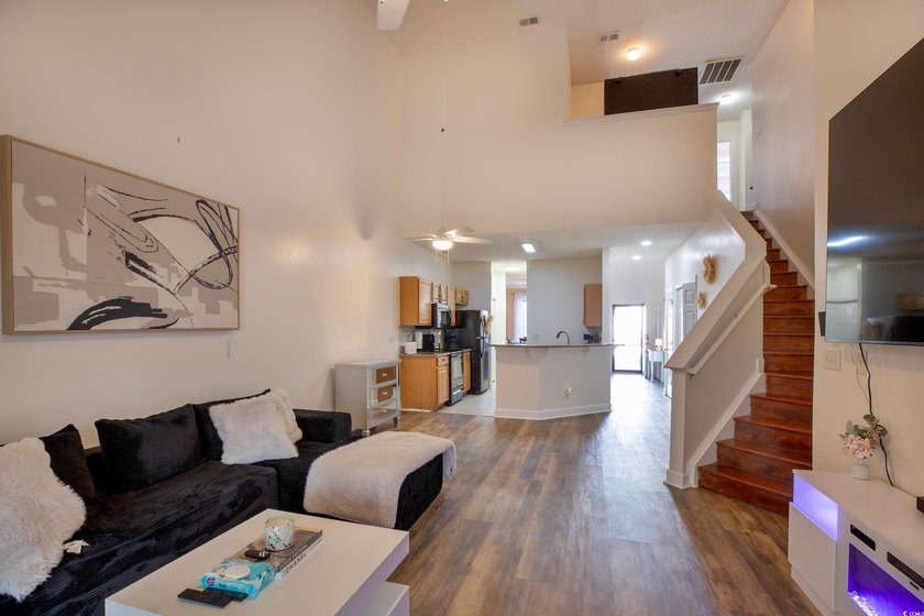 This incredible master down floorplan on the golf course in - photo 4